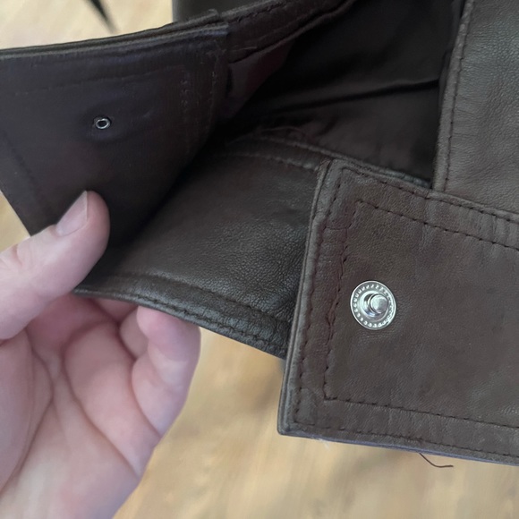 Tahari 100% leather jacket. - Picture 4 of 5